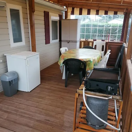 Mobil Confort 6 A 8 Personnes Aux Charmettes Campsite Les Mathes