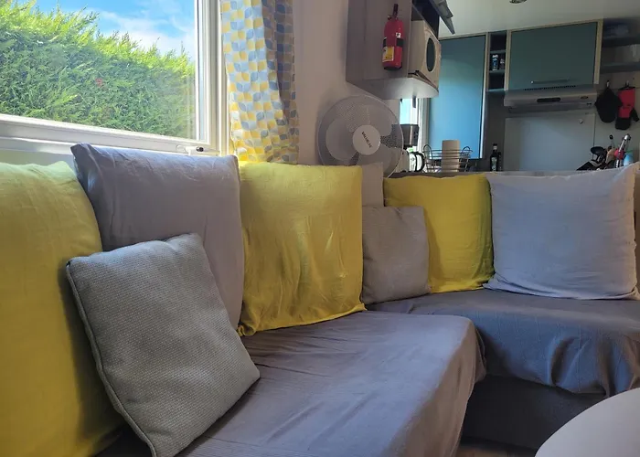 Camping Mobil Confort 6 A 8 Personnes Aux Charmettes Les Mathes