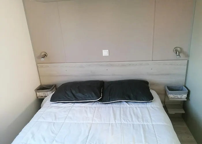 Mobil Confort 6 A 8 Personnes Aux Charmettes *